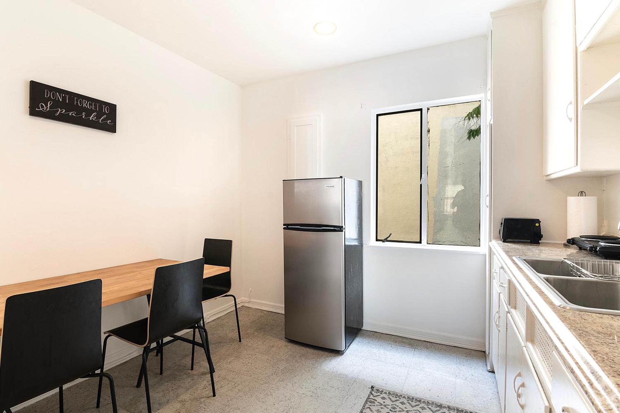 Apartamento Second-floor 1-br Near Beverly Hills And Angeles Attractions Los Ángeles
